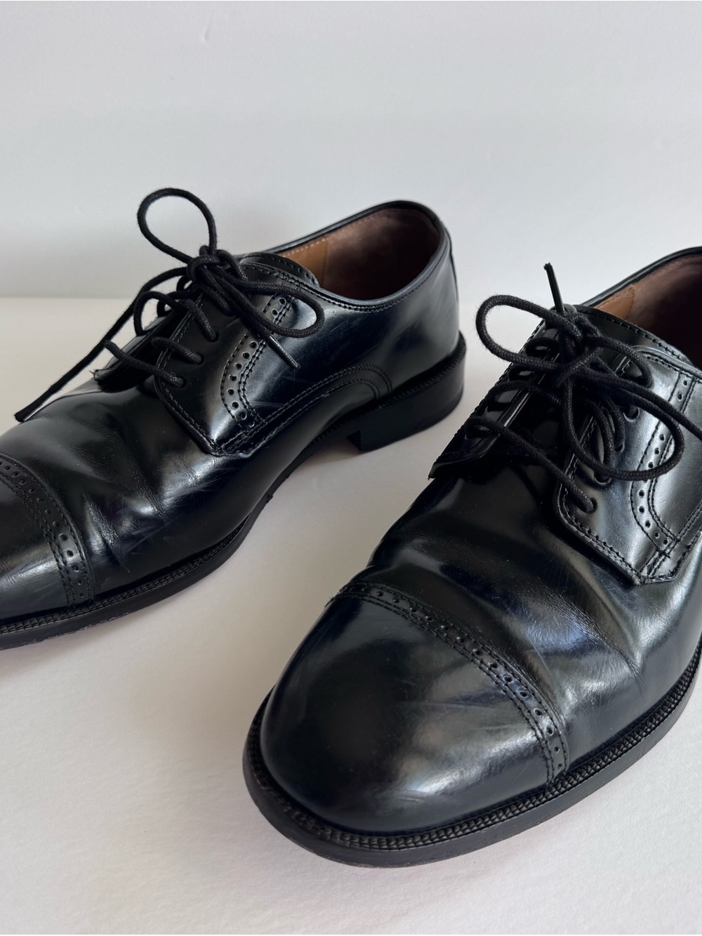 Johnston & Murphy Bradford Black Leather Cap-Toe Dress Shoes